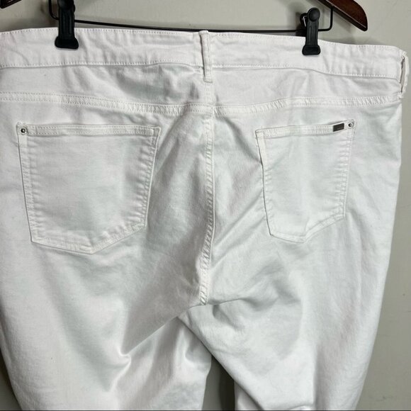 REITMAN’S R. Jeans White Bermuda Shorts Size 38 Petite - Picture 5 of 9